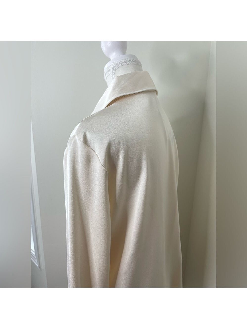 NWT H&M Satin Button Down Blouse M - Picture 7 of 13